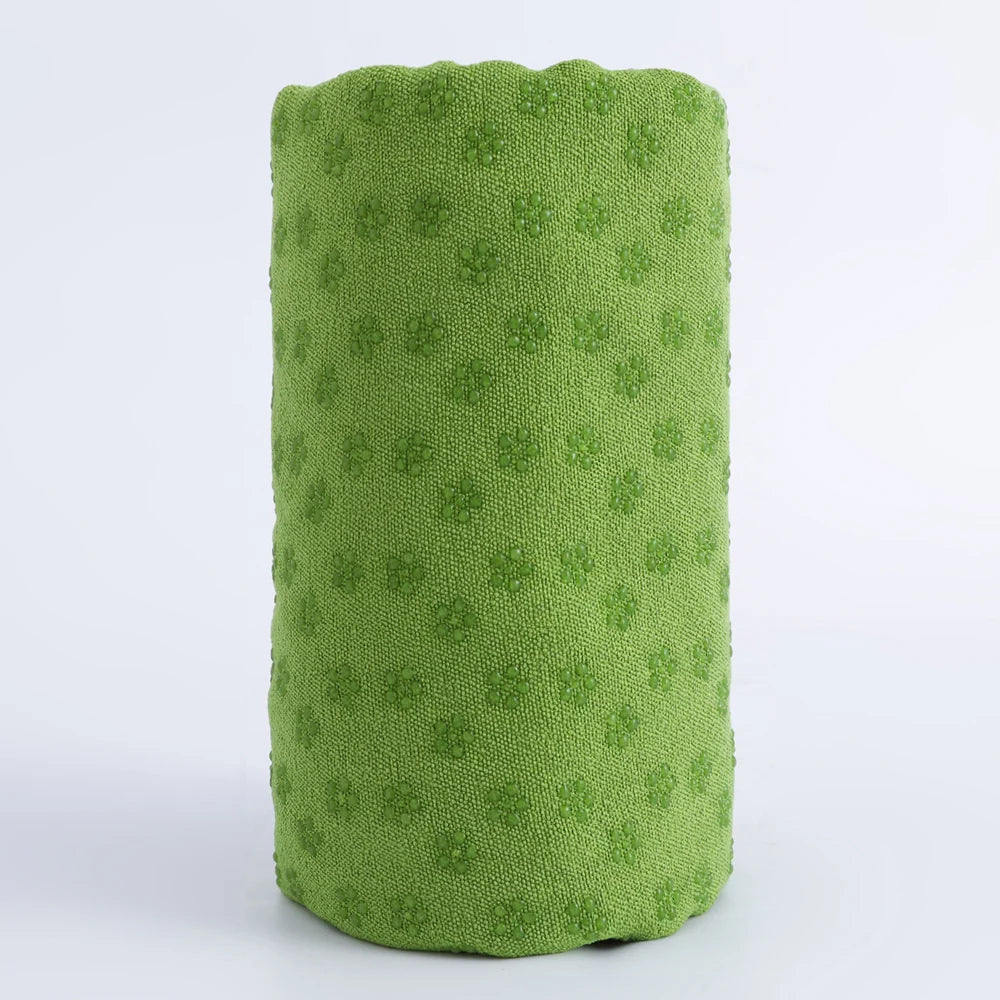 Yoga Towels, Hot and Spicy Yoga Mat Towels Featuring Grip Points to Absorb Sweat and Prevent Slipping, Suitable for Hot Yoga, Pi