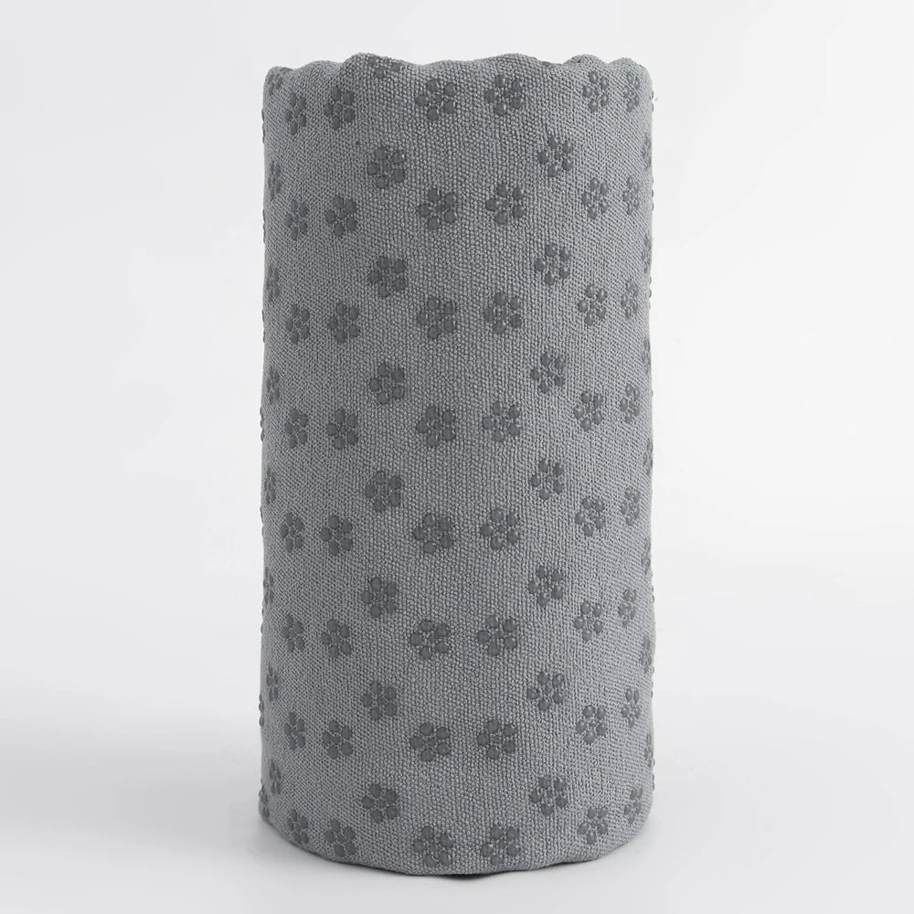 Yoga Towels, Hot and Spicy Yoga Mat Towels Featuring Grip Points to Absorb Sweat and Prevent Slipping, Suitable for Hot Yoga, Pi
